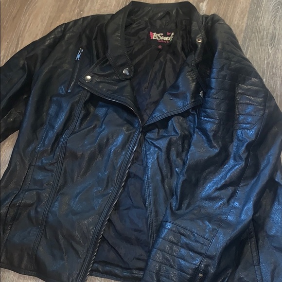 Leather Jacket - Picture 4 of 4